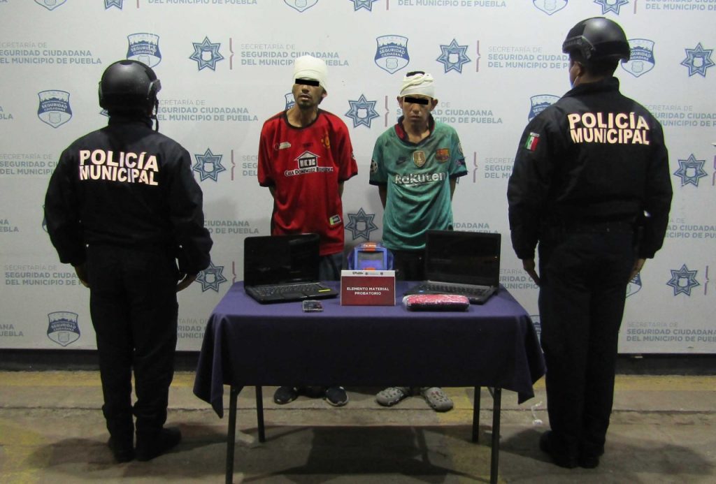 Policía municipal rescata de vecinos enardecidos a dos rateros en la avenida Héroes de Nacozari