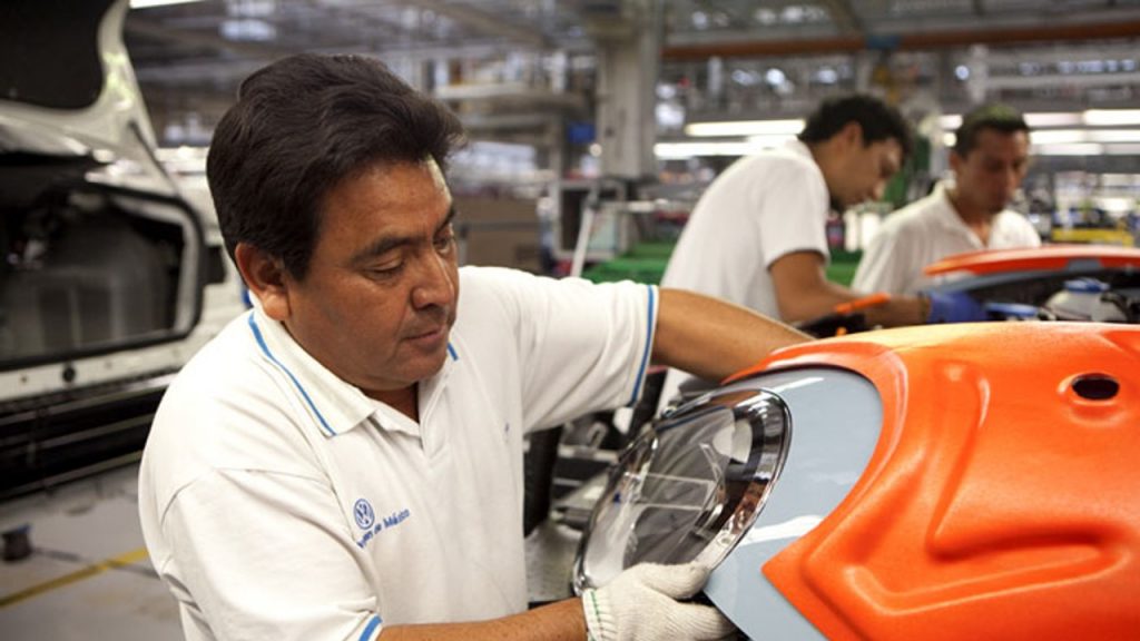 El Índice Global de Productividad Laboral de la Economía (IGPLE) con base en horas trabajadas descendió 1.3%