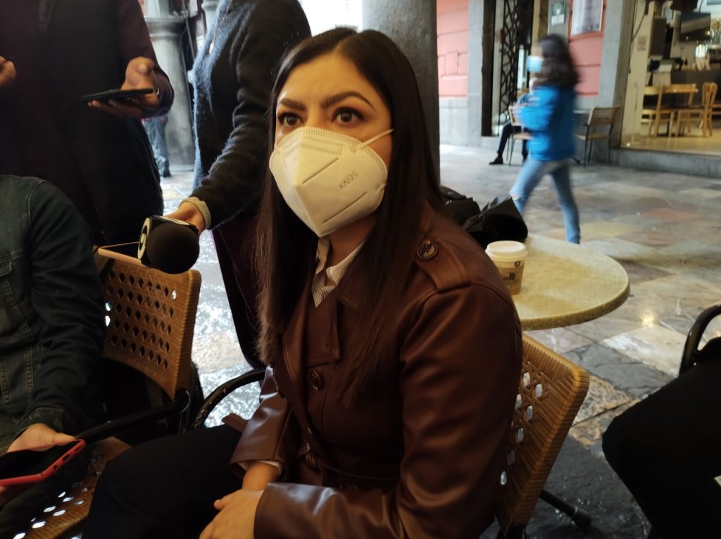 Dueños de casas en estado ruinoso deben atenderlas: Claudia Rivera