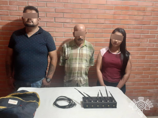 Policía Estatal detiene a presuntos ladrones de vehículos en Venustiano Carranza