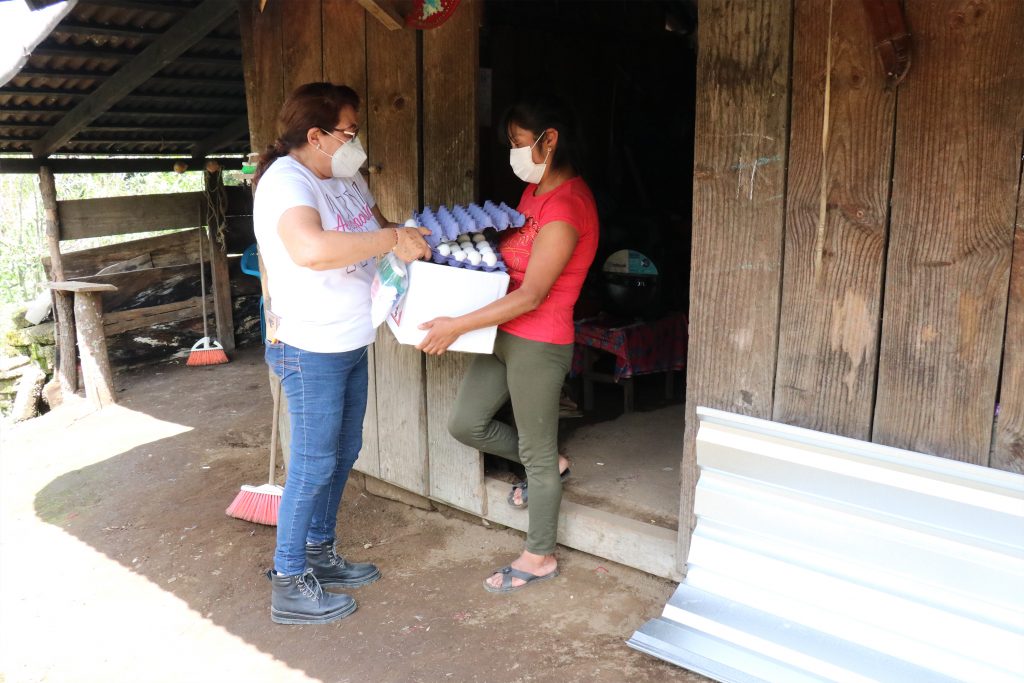 SEDIF apoya a damnificados por huracán “Grace” en Yaonáhuac, Hueytamalco, etc