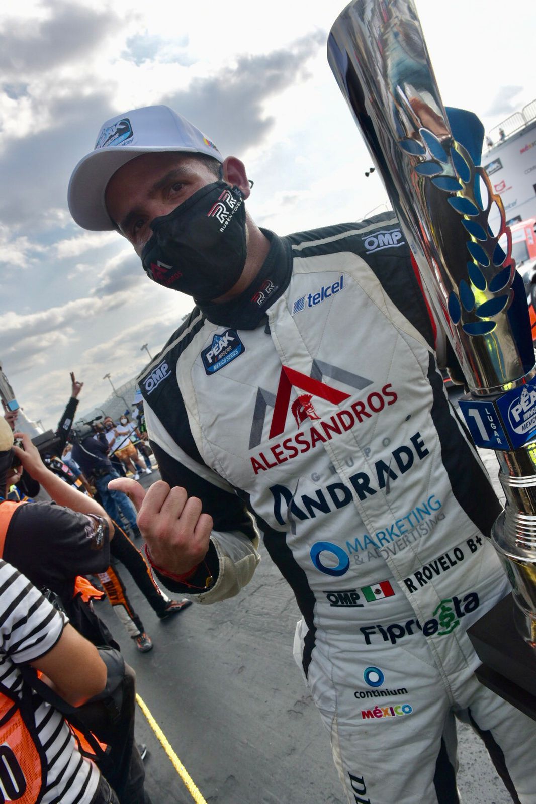Alessandros Racing, Rovelo y León con dominio total en Monterrey