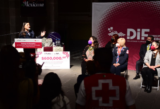 Entrega Ayuntamiento de Puebla donación de 600 mil pesos a la Cruz Roja