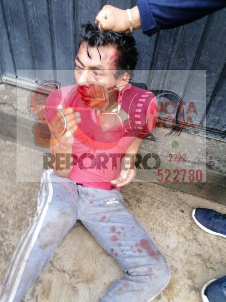 Video desde Puebla: Detienen y golpean a presunto asaltante en el barrio de Santo Ángel en Amozoc