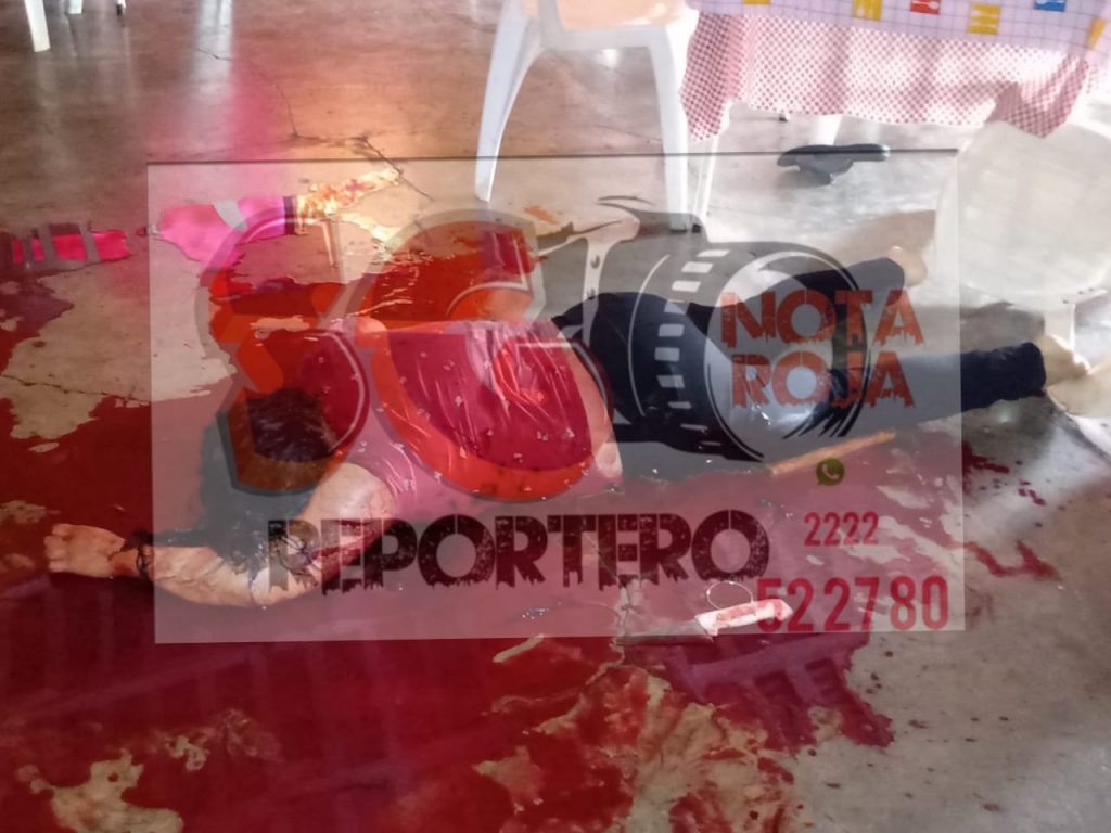 Asesinan a mujer a navajazos en Hueytamalco