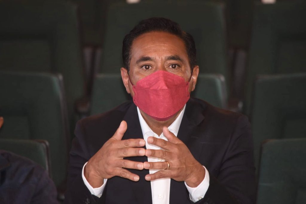 Jorge Corichi construye acuerdo con taxistas tlaxcaltecas