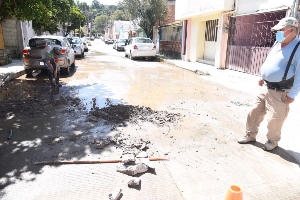 Repara CAPAM fuga de agua potable en la ciudad de Tlaxcala