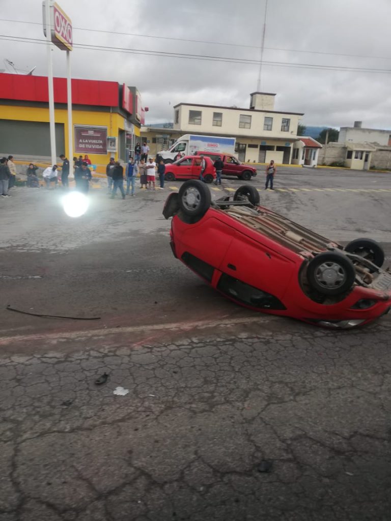 Choque con volcaduras deja 3 lesionados en la Amozoc-Nautla