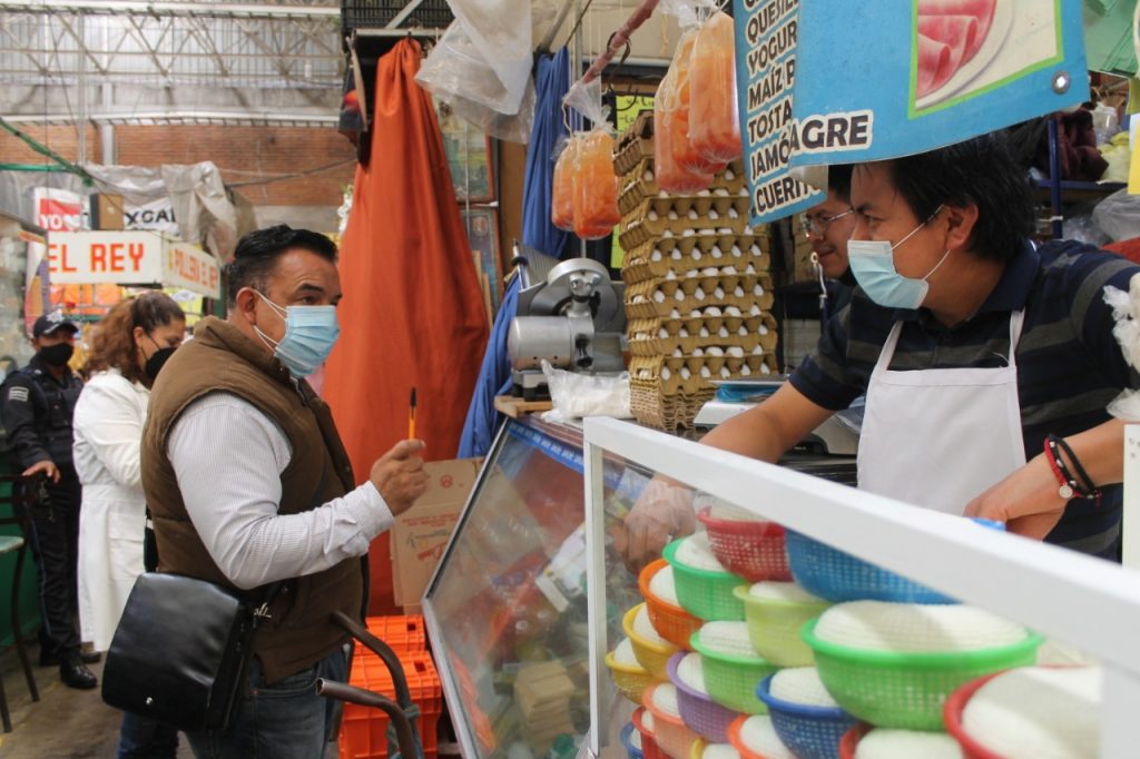 Apercibió Ayuntamiento de Tlaxcala a comerciantes que reincidieron en invasión de espacios en el mercado municipal