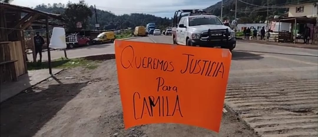 Levantan bloqueo en la vía Ahuazotepec-Zacatlán