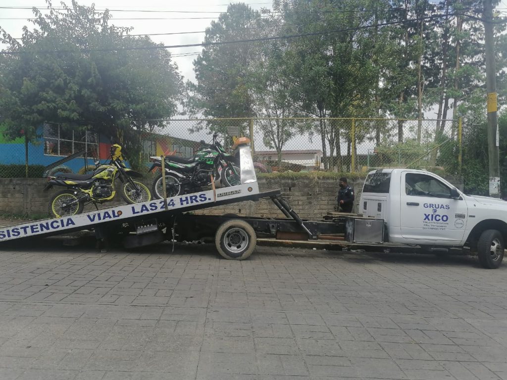 Cobros irregulares y excesivos de grúas en supuestos operativos de vialidad y tránsito de Huauchinango