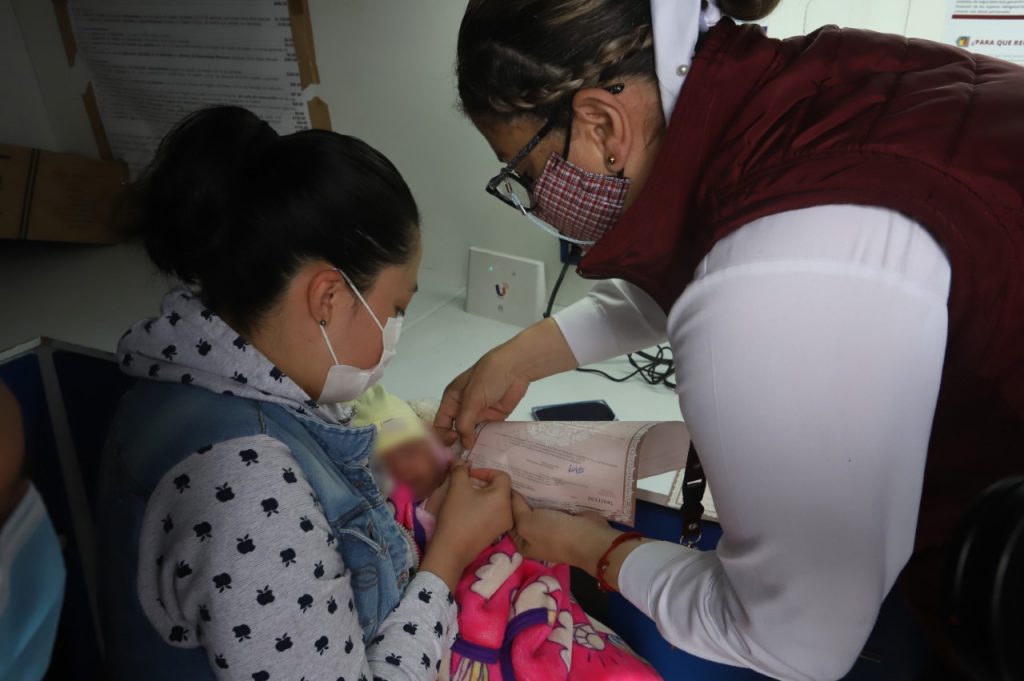 Llevan SEDIF y Registro Civil trámites y servicios a colonias de la capital