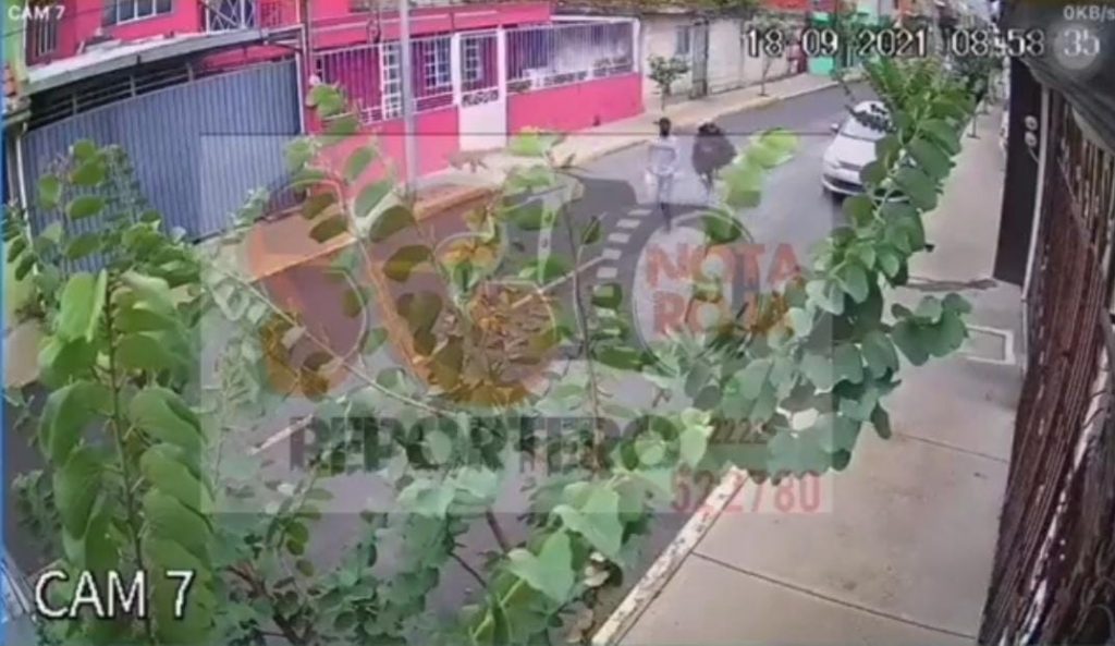 Video desde Puebla: Violento asalto a mujer en la colonia El Salvador