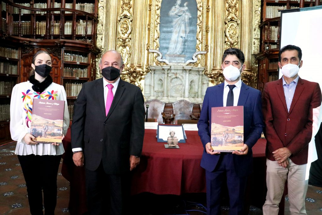Recibe Puebla Premio Nacional Antonio García Cubas 2021 por publicación de libro del 5 de Mayo
