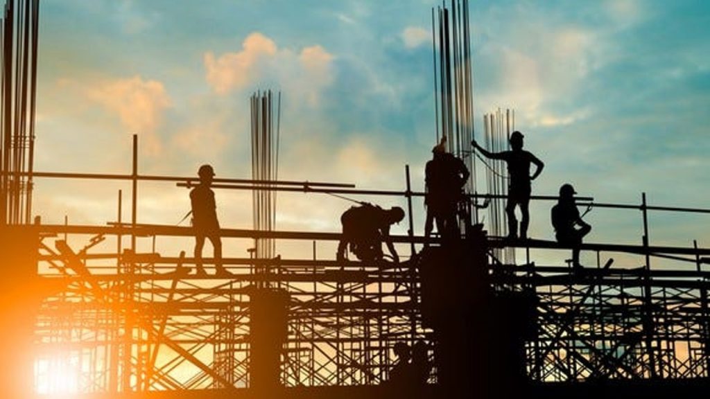 El valor de la producción generado por las empresas constructoras aumentó 1.4% en términos reales