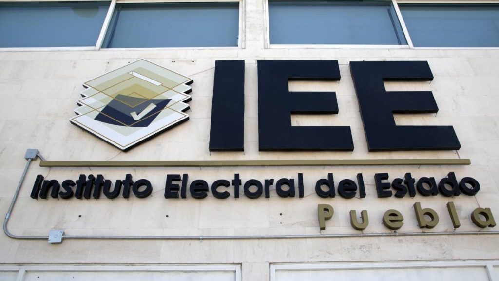 IEE celebra sesión ordinaria correspondiente al mes de septiembre