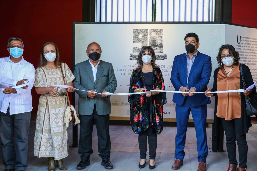 Con exposición fotográfica, Cultura conmemora 90 años de exploraciones arqueológicas en Cholula