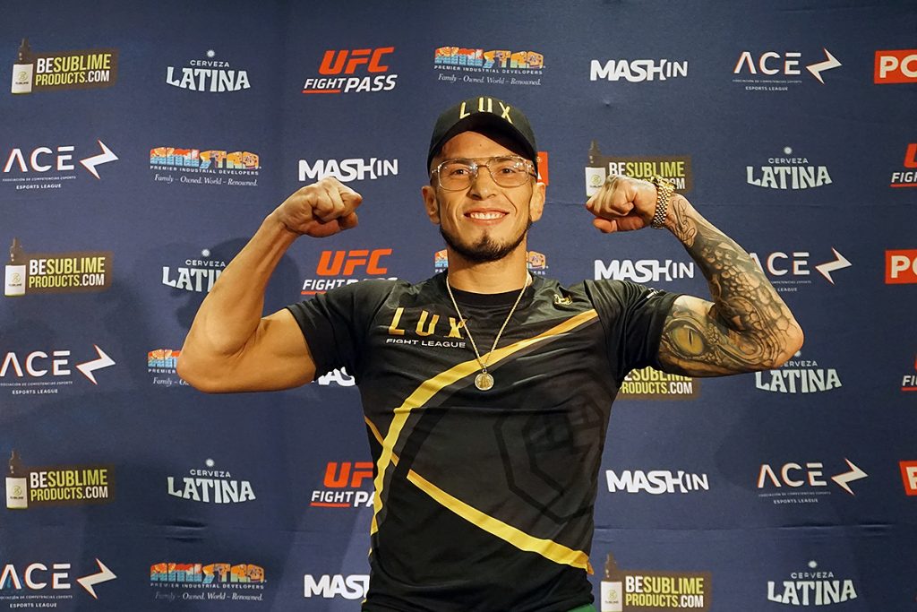 Encabeza Drako Cossío vs Tiburón Domínguez función de LUX016