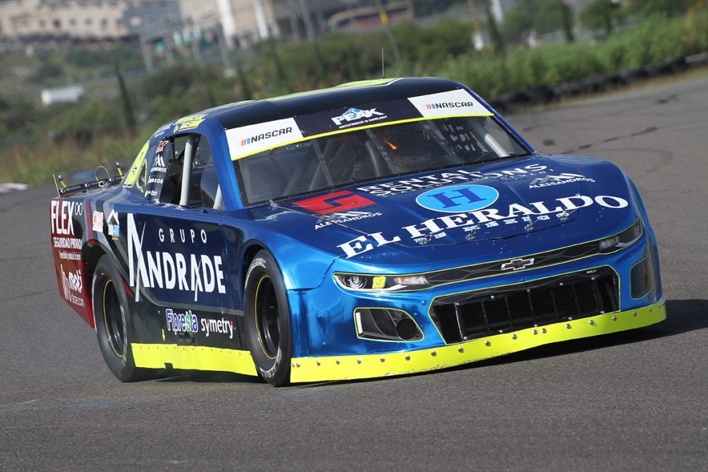 Por sexta carrera consecutiva, Noel León es líder en NASCAR Challenge