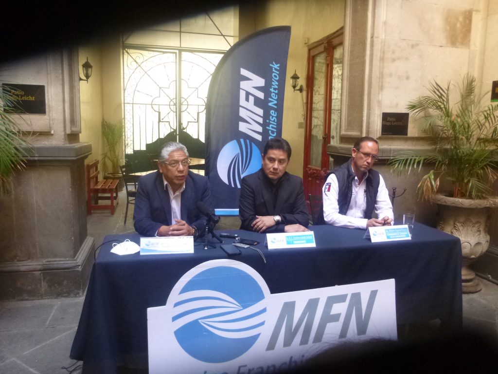 Gobierno federal castiga a Puebla con cosas como la vacunación y la falta de recursos, acusa empresario