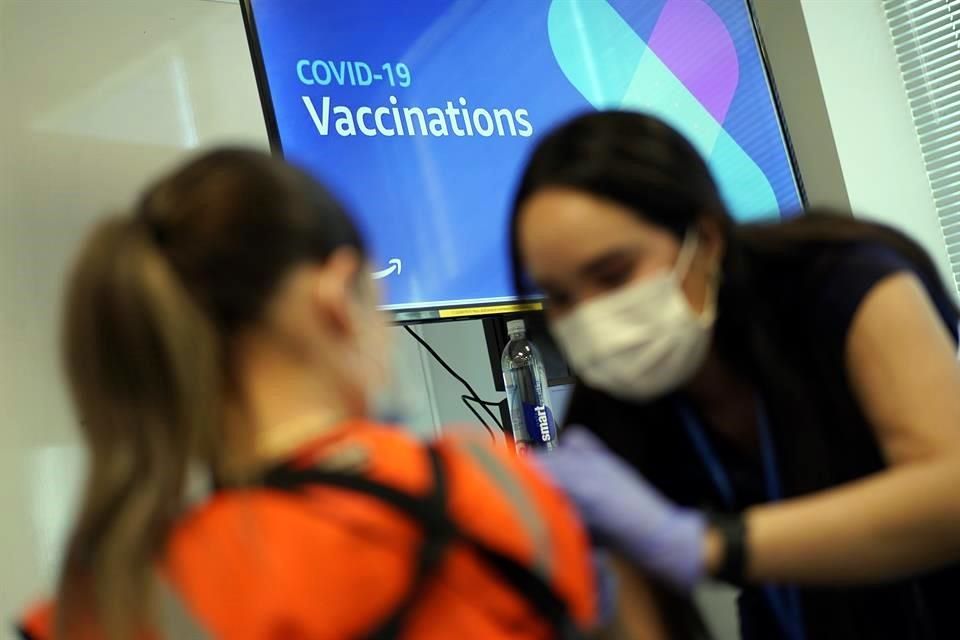 Coronavirus: el 70 % de la población adulta de la UE está totalmente vacunada