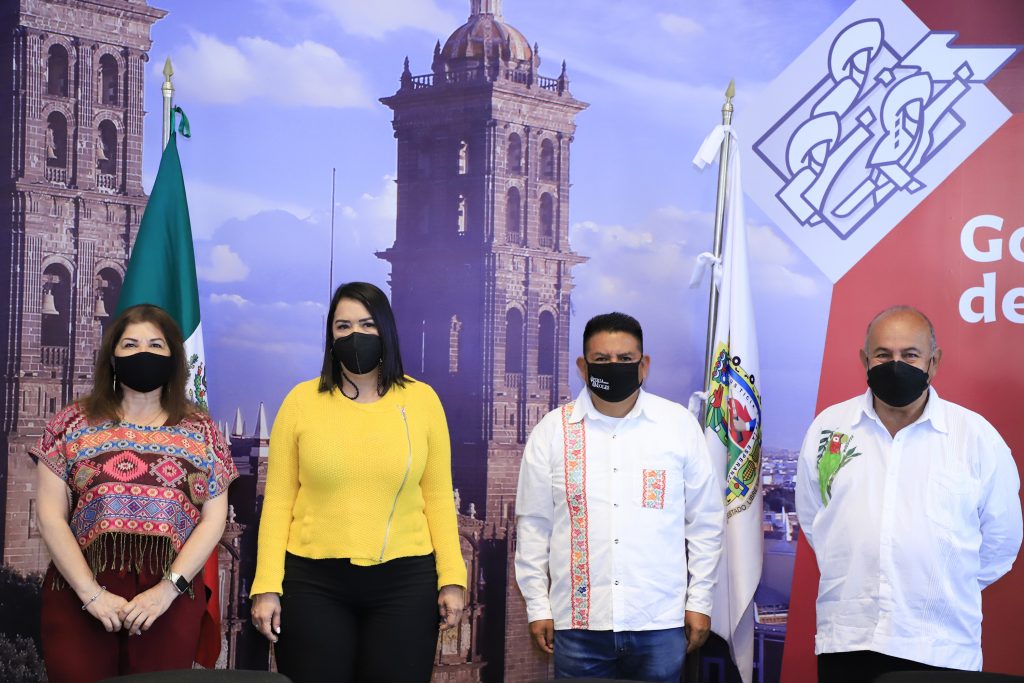 Presenta Turismo Feria de los Moles en Puebla