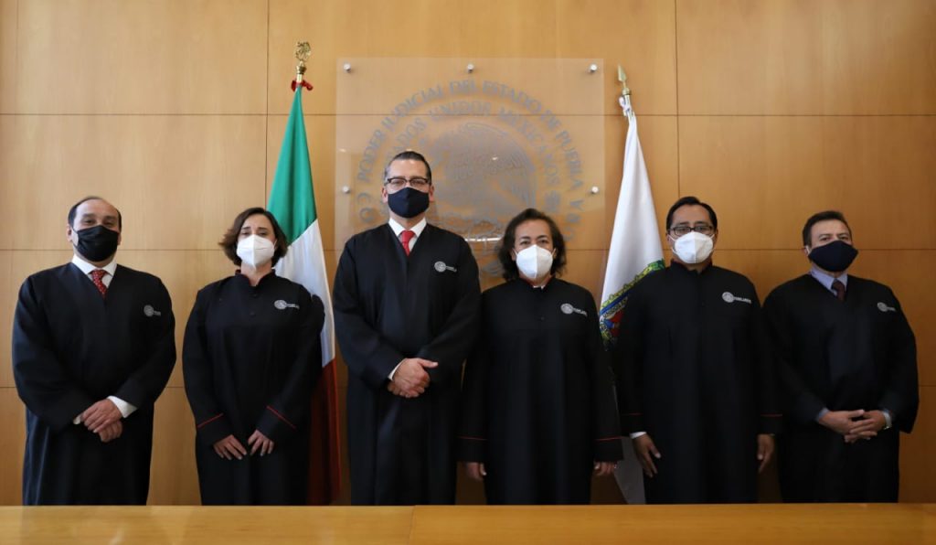 Rinden protesta nuevos jueces y personal de juzgados laborales de Puebla 