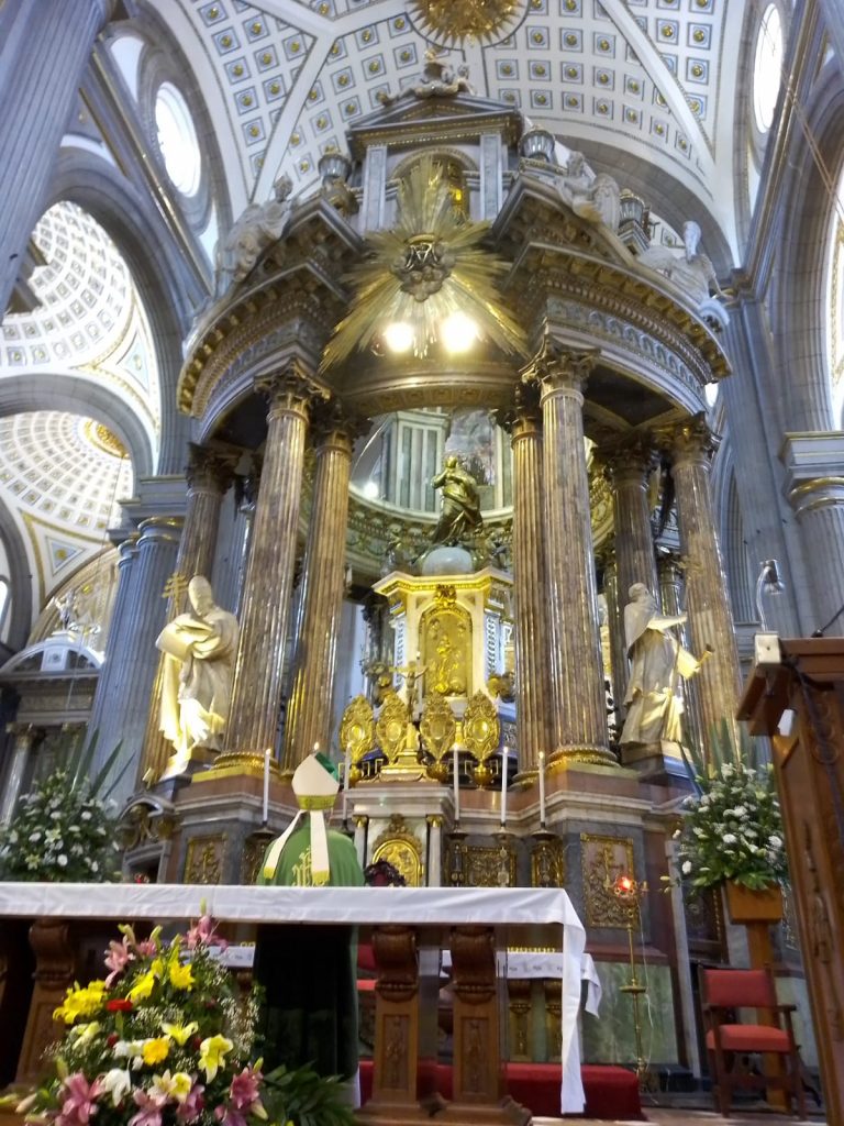 Video desde Puebla: Víctor Sánchez precisa que han muerto por Covid19 52 sacerdotes de su diócesis