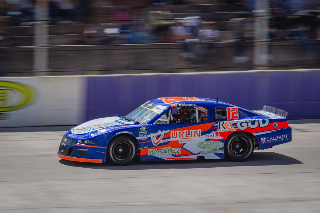 Falla mecánica complicó actuación de Héctor González y el Núcleo GGG Güd Mothers en Aguascalientes