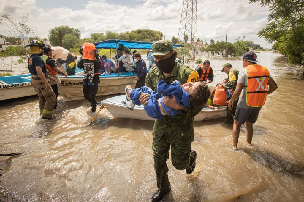 Lluvias torrenciales en Querétaro dejan un muerto y 2 desaparecidos