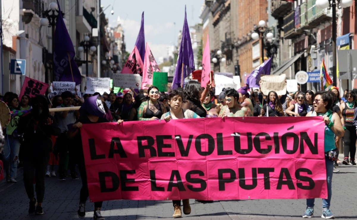 Video desde Puebla: Anuncian la realización de la Marcha de las Putas en su  edición número 11 -