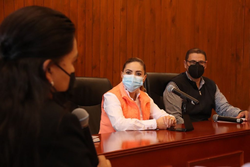 Se reúne Paola Angón con los 14 presidentes auxiliares de San Pedro Cholula