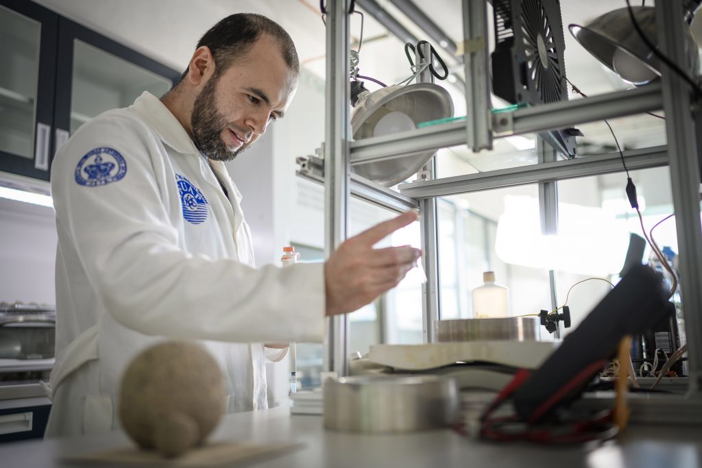 Aplicaciones de la materia granular, desde estabilización de espumas y amortiguadores, hasta cómo colonizar Marte