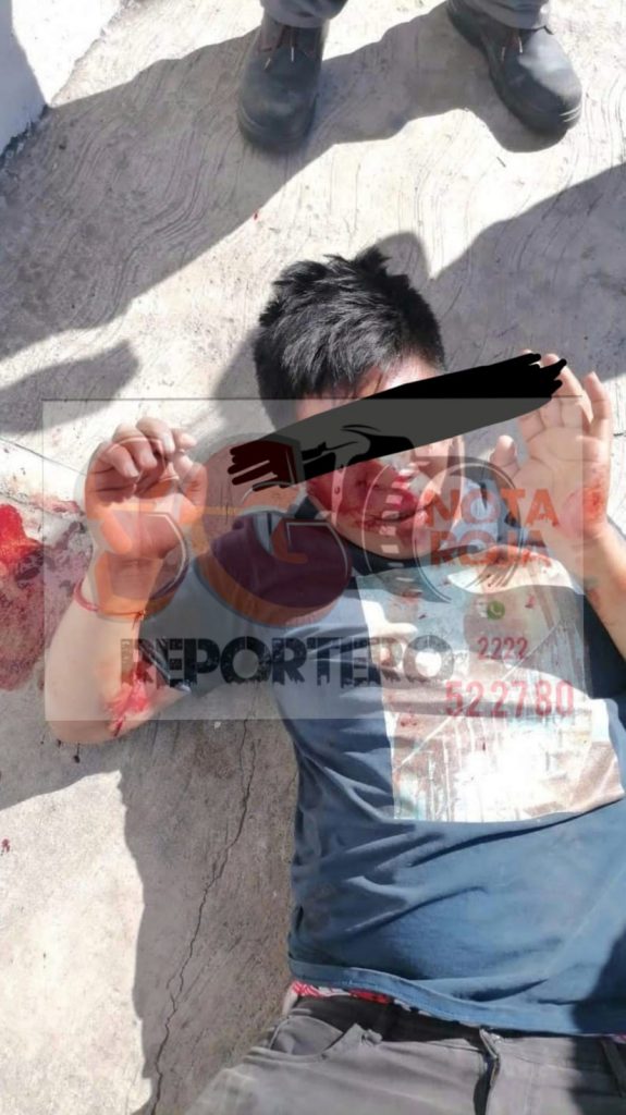 Le dan su tunda a presunto ladrón de autos en Puebla.