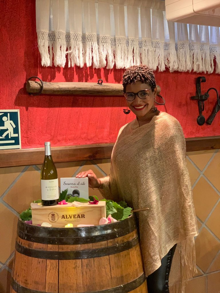 “Susurros al oído” de María Piña