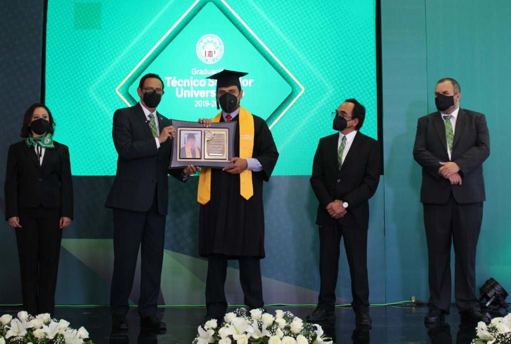 Egresa UTP a mil 416 estudiantes de 15 programas educativos