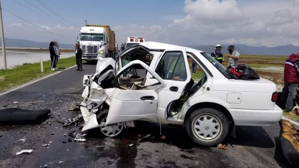 Fuerte accidente en entronque Amozoc-Perote deja 4 lesionados y un muerto