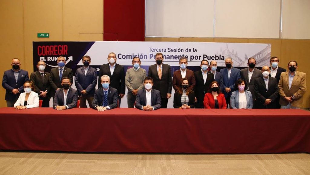 Eduardo Rivera encabeza reunión de la Comisión Permanente por Puebla