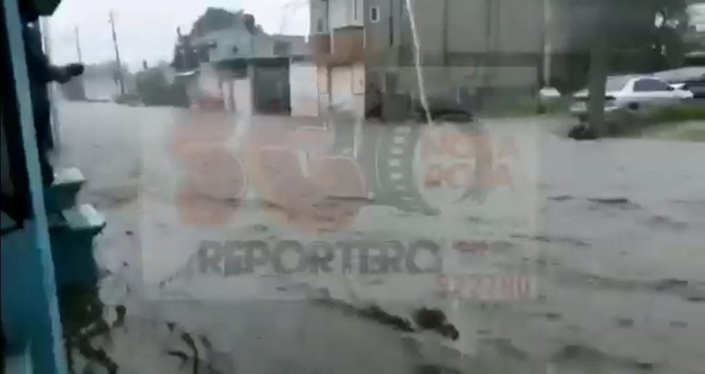 Video desde Puebla: Fuerte lluvia azota Acatzingo