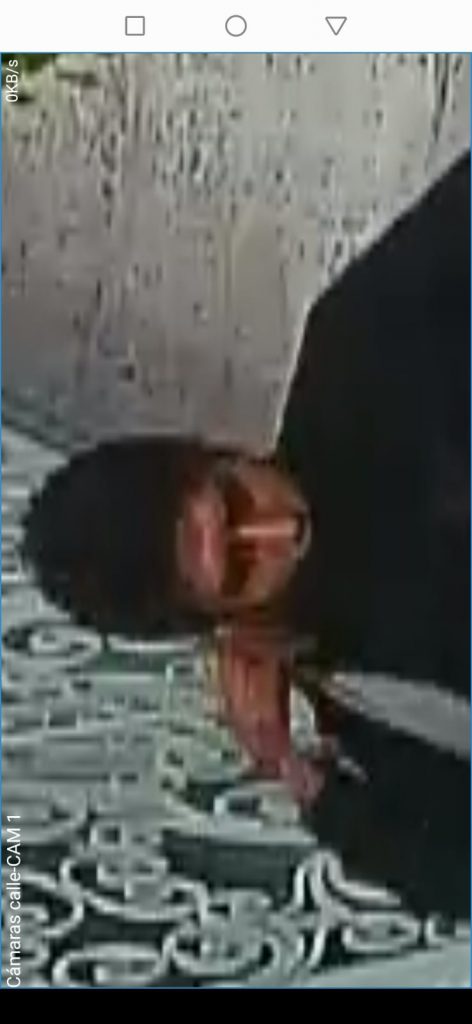 Video desde Puebla: Graban a presunto ladrón de autopartes en Plaza San Pedro y Las Hadas