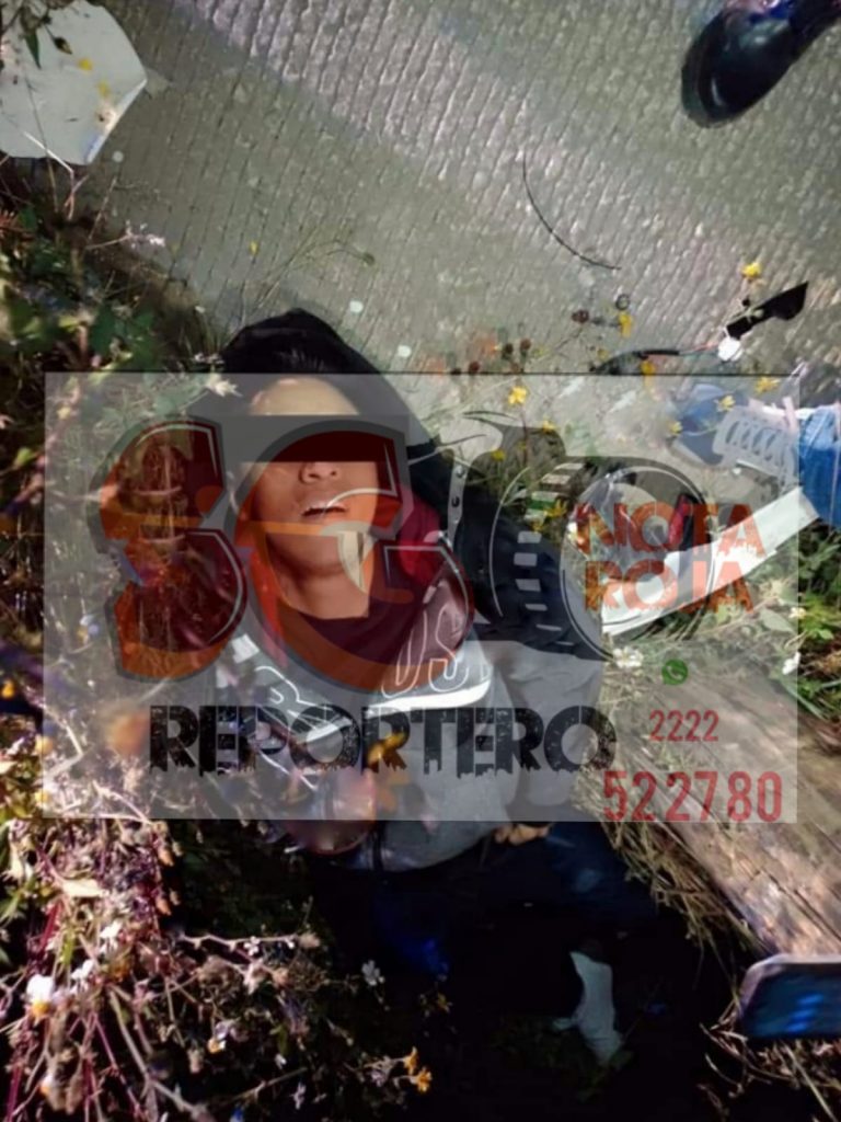 Motociclista pierde la vida al estamparse contra un poste en Huejotzingo