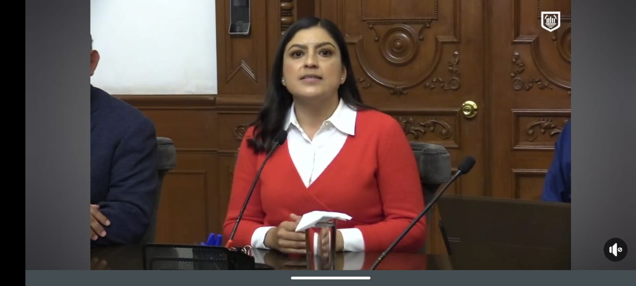 Claudia Rivera negó entrega de bases a sus familiares
