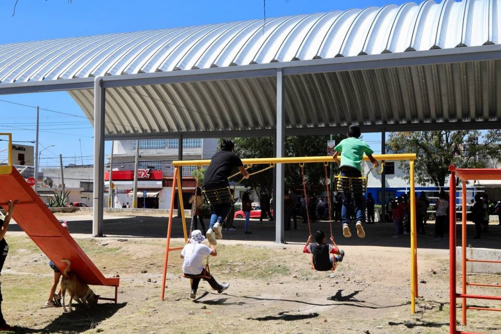 Ayuntamiento de Puebla entrega obras de Presupuesto Participativo en Totimehuacan