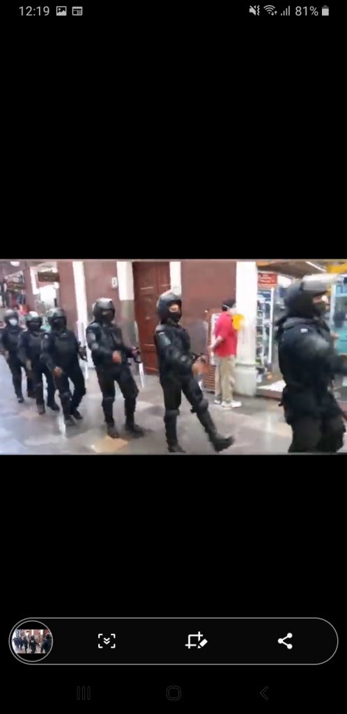 Video desde Puebla: Hasta con granaderos, la última sesión del Cabildo en Puebla capital