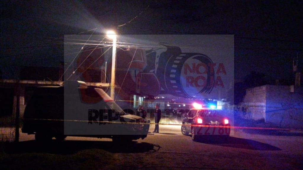 Jóvenes pasean cadáver en carretilla y lo abandonan en un tambo en la colonia Santa Lucía, Puebla capital