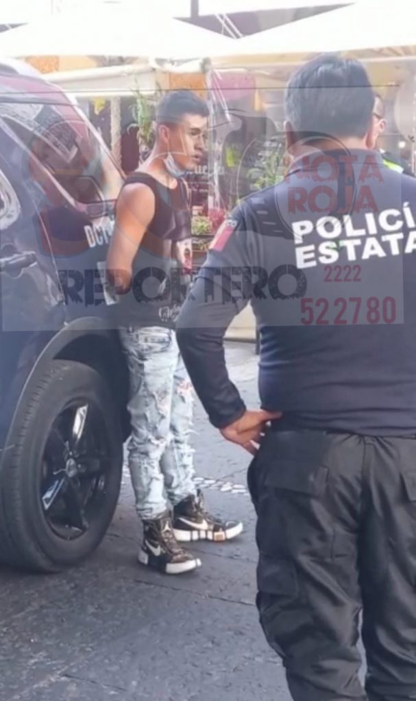 Detienen a ladrón en pleno zócalo de Puebla