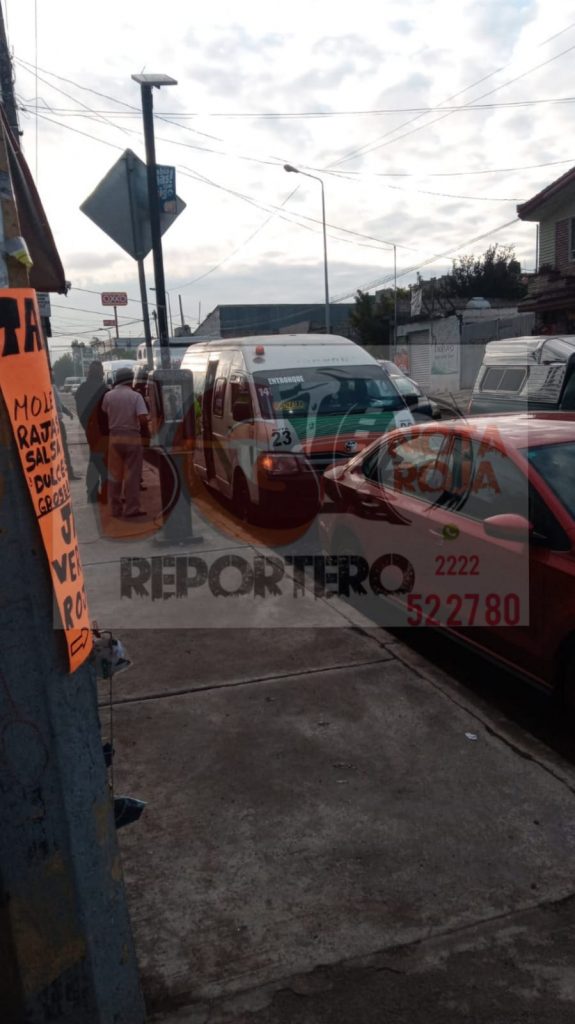 Por infarto muere mujer en unidad de transporte público en Puebla