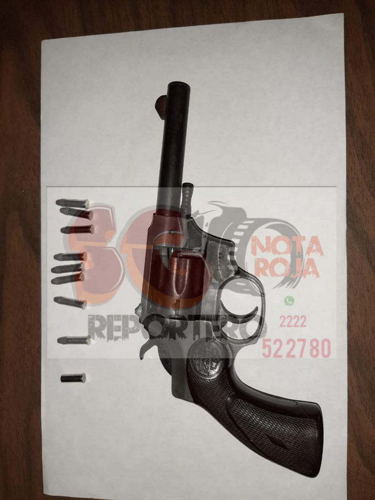 Detienen a profesor armado en Cuetzalan