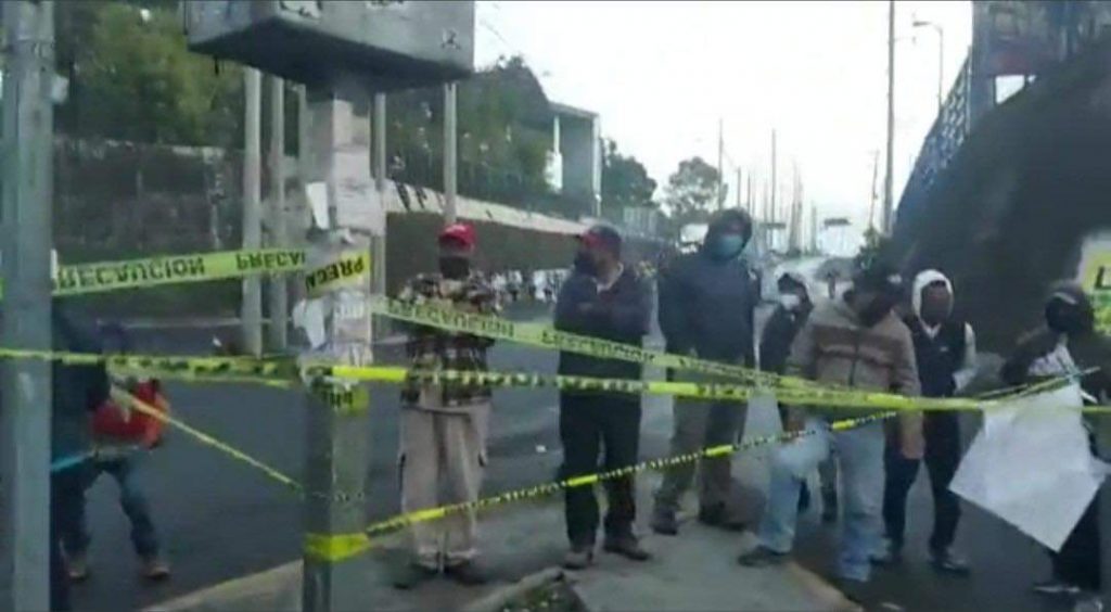 Manifestantes provocan caos vehicular al bloquear puente Finsa en Cuautlancingo