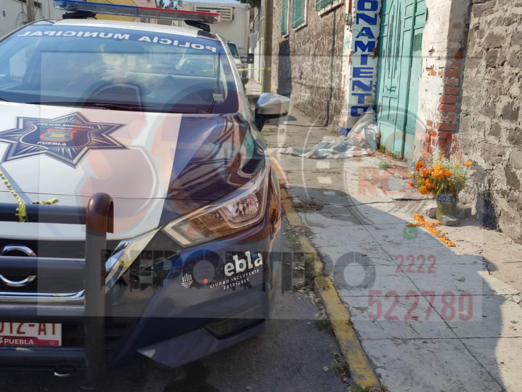 Video desde Puebla: Indigente muere por posible congestión alcohólica en el barrio de San Miguelito